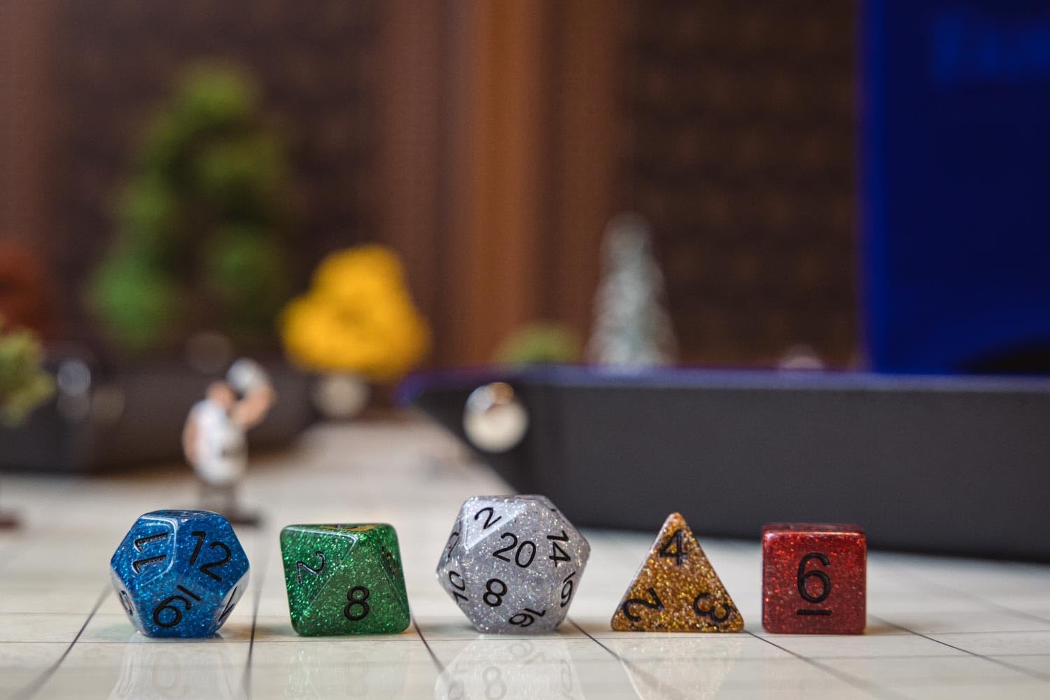 FanRoll D&D Modern Holmes Inspired, 50th Anniversary Commemorative Dice Set