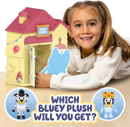 Bluey Play Date Plüsch Überraschung, Haus mit Aufklebern dekorieren, das Spielzeitschild anbringen, dann die Tür öffnen, damit ein Überraschungsplüsch erscheint, Plüschstil kann variieren