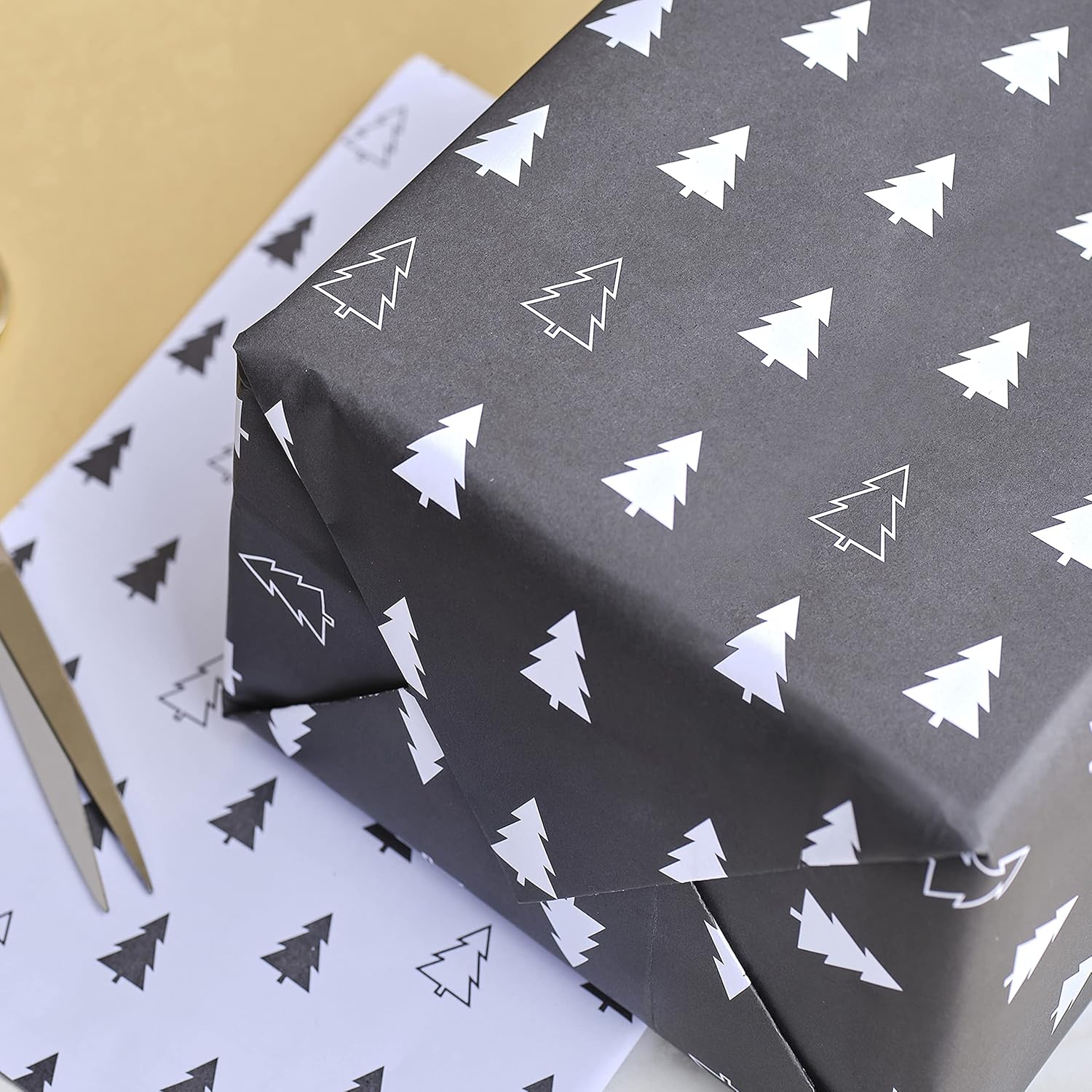 Wrap - Merry Christmas Tree Print - Black, Whit N