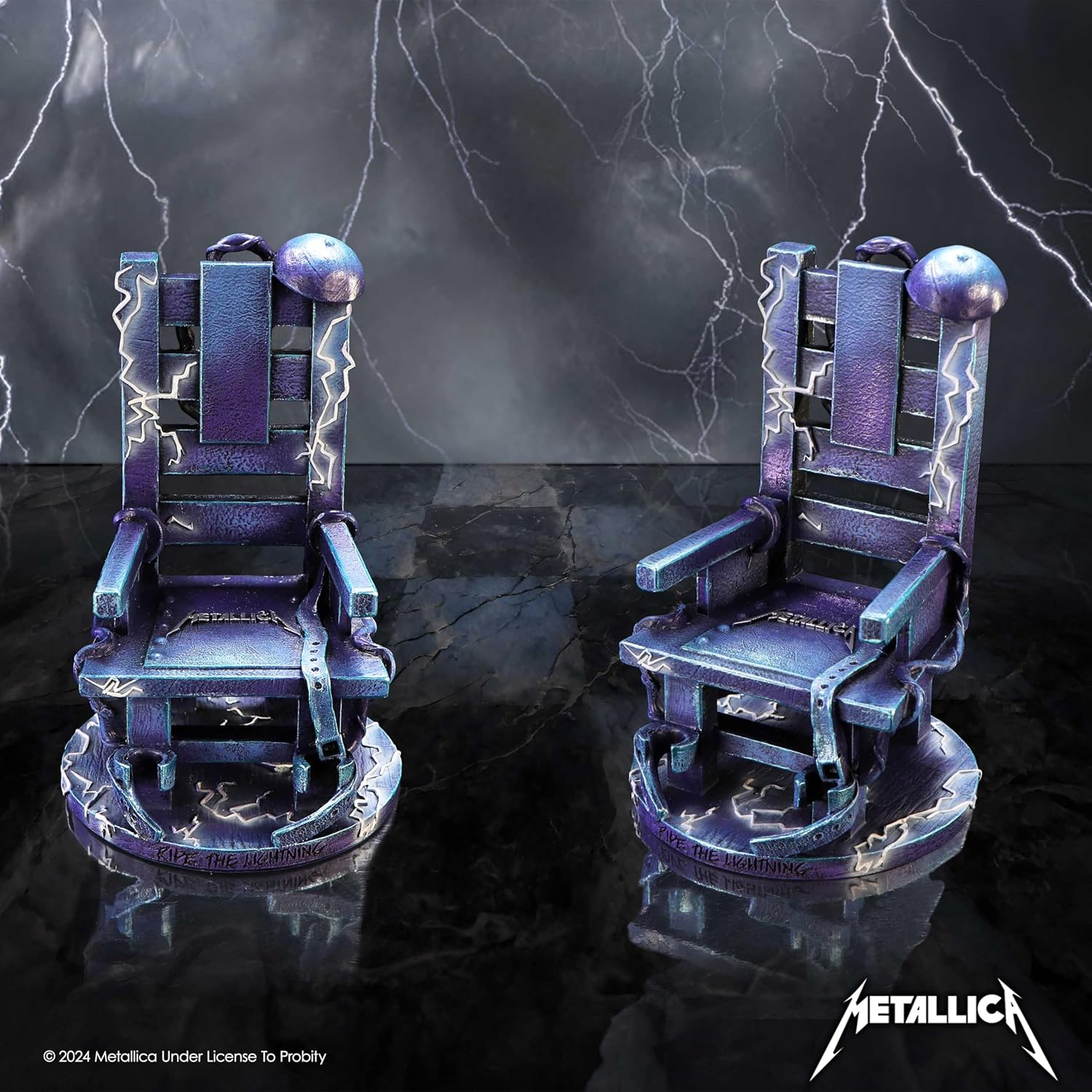 Nemesis Now Metallica Ride The Lightning Stuhlfigur, Kunstharz, gegossen aus feinstem Harz, fachmännisch handbemalt