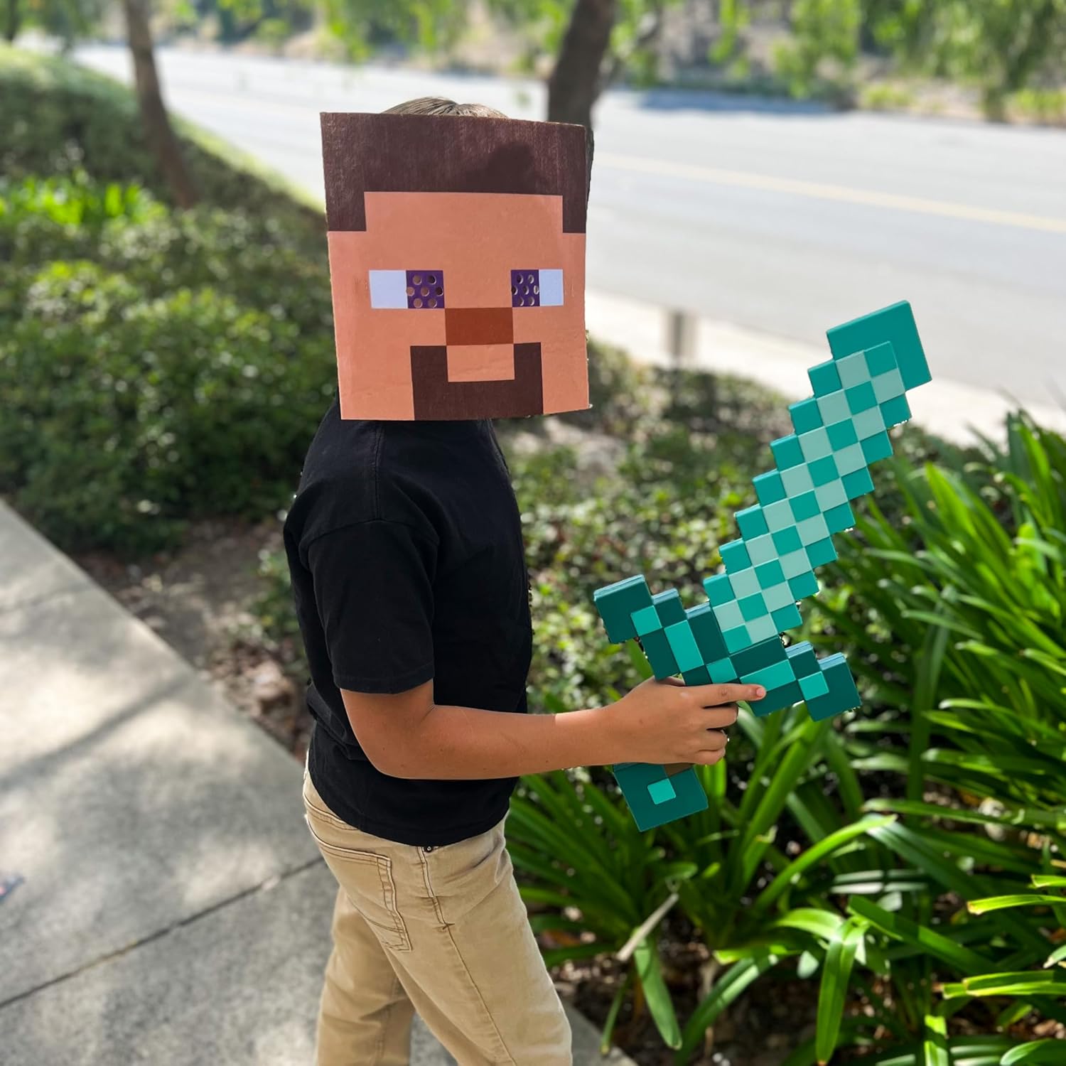 Minecraft Official Sword Accessory by Disguise, Kids Dress Up Halloween Accessory, Perfect for Carnival and Gifts, in Diamond, Netherite, Gold or Enchanted Style