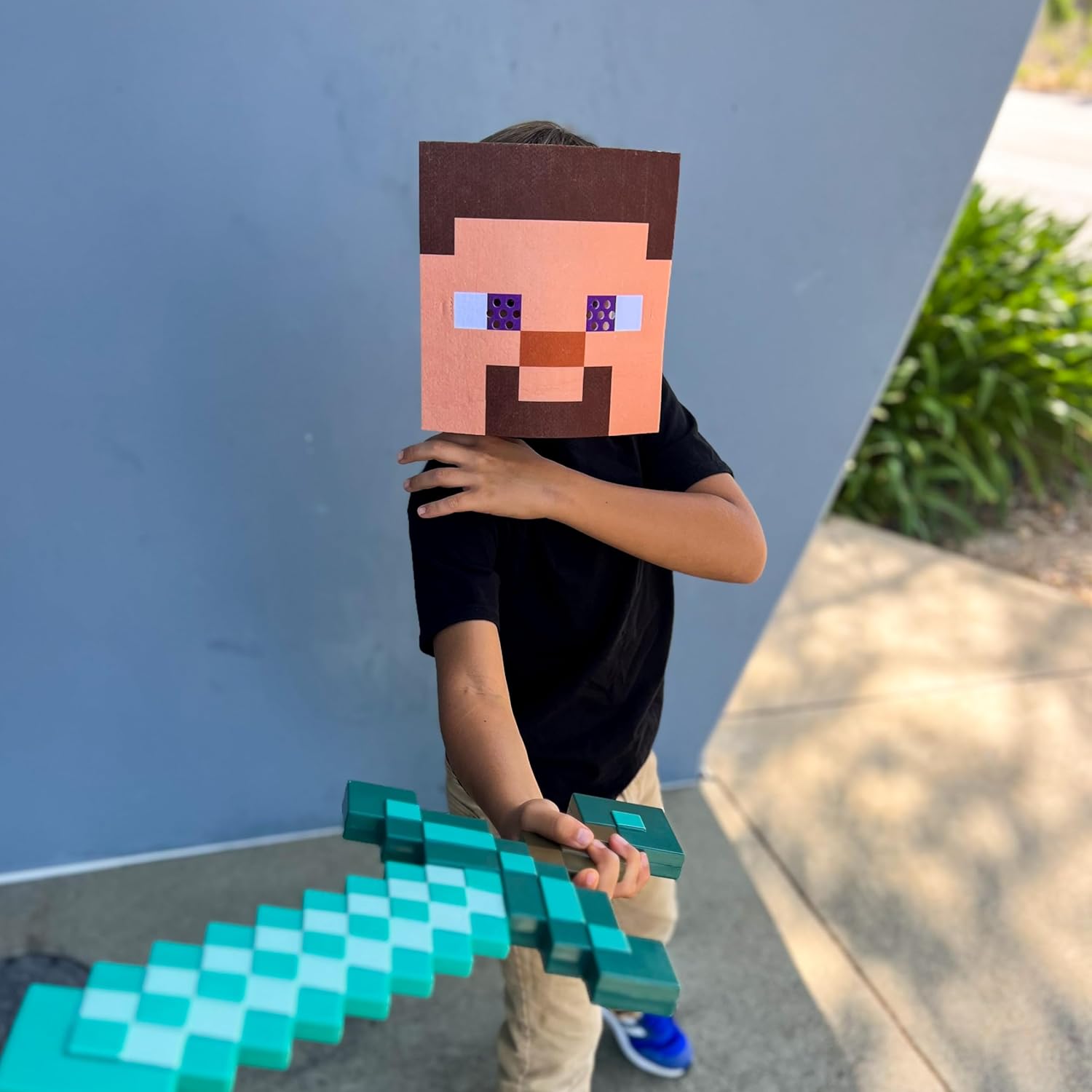 Disguise Minecraft Official Diamond Sword Accessory. Inspired by Steve's Sword Featured in Minecraft. Perfect for Role Play To Battle Against The Creepers. One Size Available