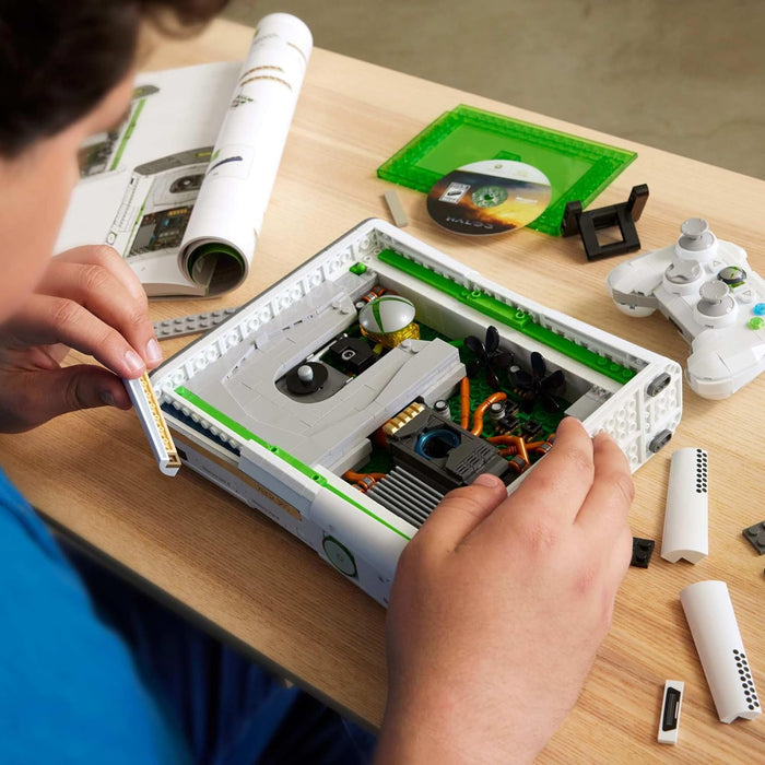 MEGA Xbox 360 Consola de bloques de construcción con réplica de videojuego HALO 3, 1309 piezas, juguete +18 años (Mattel HWW15