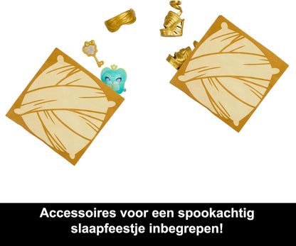 Monster High Geheimen Onder de Grond Poppen en Accessoires, Thema Spookachtig Slaapfeestje met Verrassingspop en 5 Verrassingen om uit te pakken (Personages kunnen variëren), HYV64