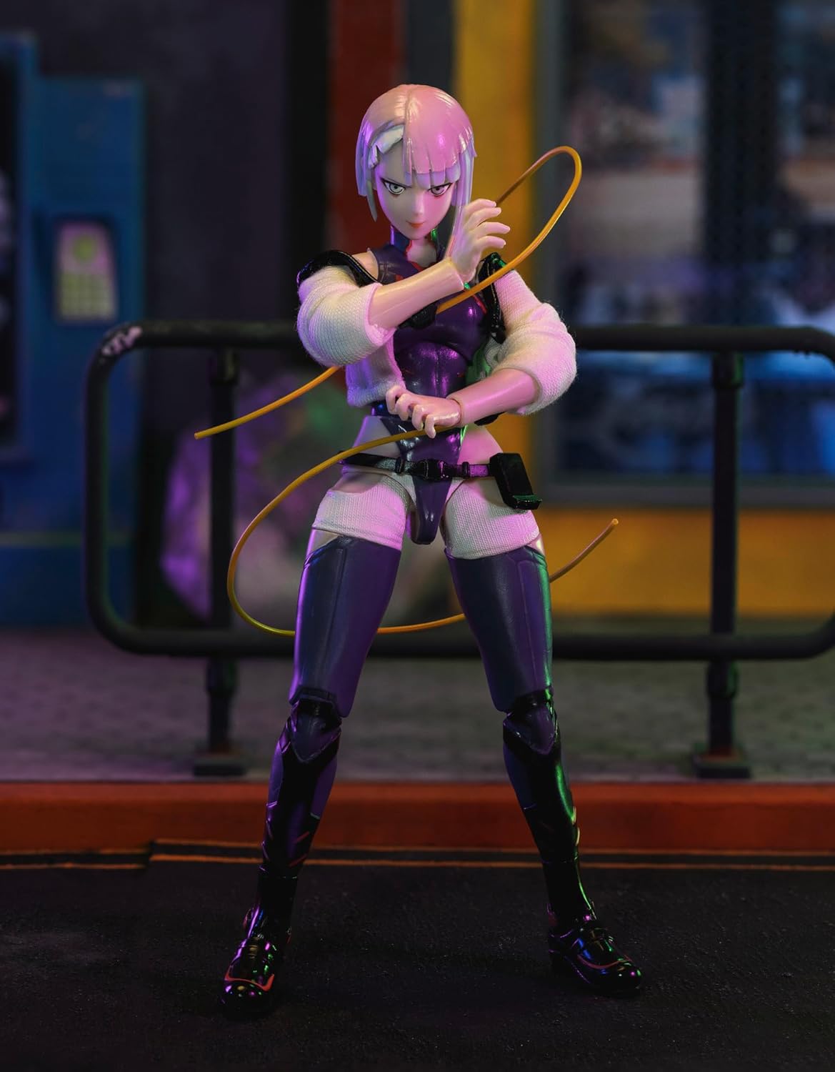 Jada Toys Cyberpunk Edgerunners Lucy Figure (14 cm) - Movable Collectible and Action Figure with Alternative Head, Hands and Accessories, for Fans and Collectors from 15 Years