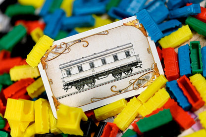 Asmodee - Ticket to Ride Europa , Gioco da Tavolo Avventura Ferroviaria, Divertimento per Famiglie e Giocatori Esperti, Costruisci Reti Ferroviarie - 2-5 Giocatori, 8+ Anni, Edizione in Italiano