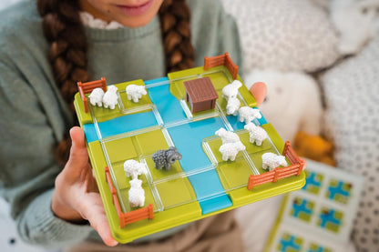 Smart Games - Counting Sheep - Educational Brain Teaser Game - Multi-Level Logic and Thinking Challenge Game - 1 Player – Travel Size - Multilingual - 1 Player - SG 452
