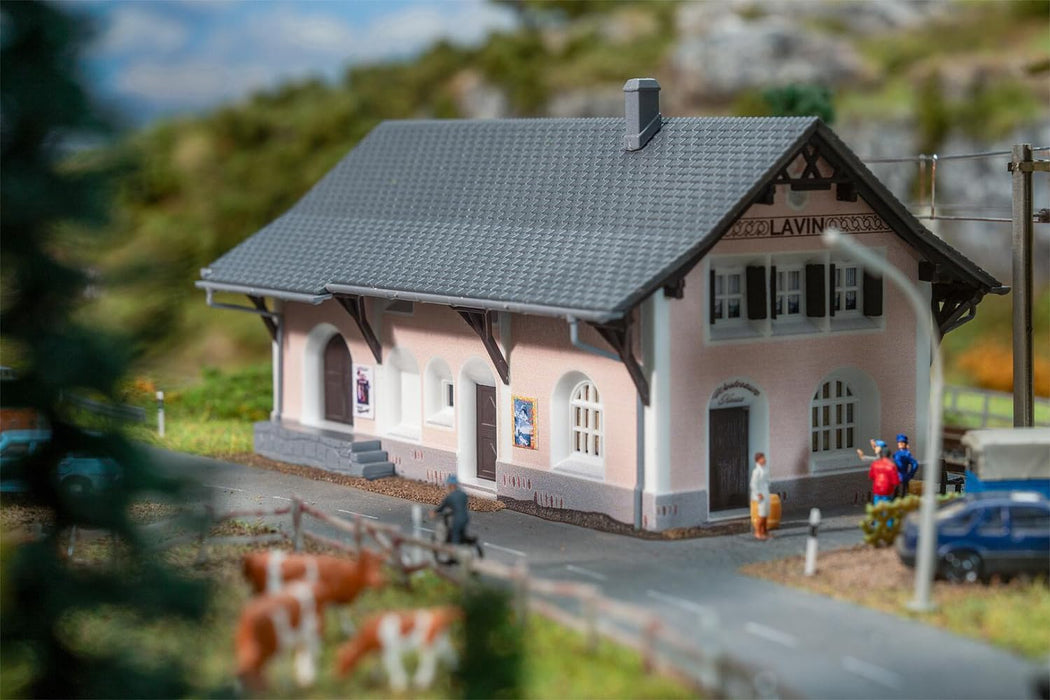 212128 N Station Lavin