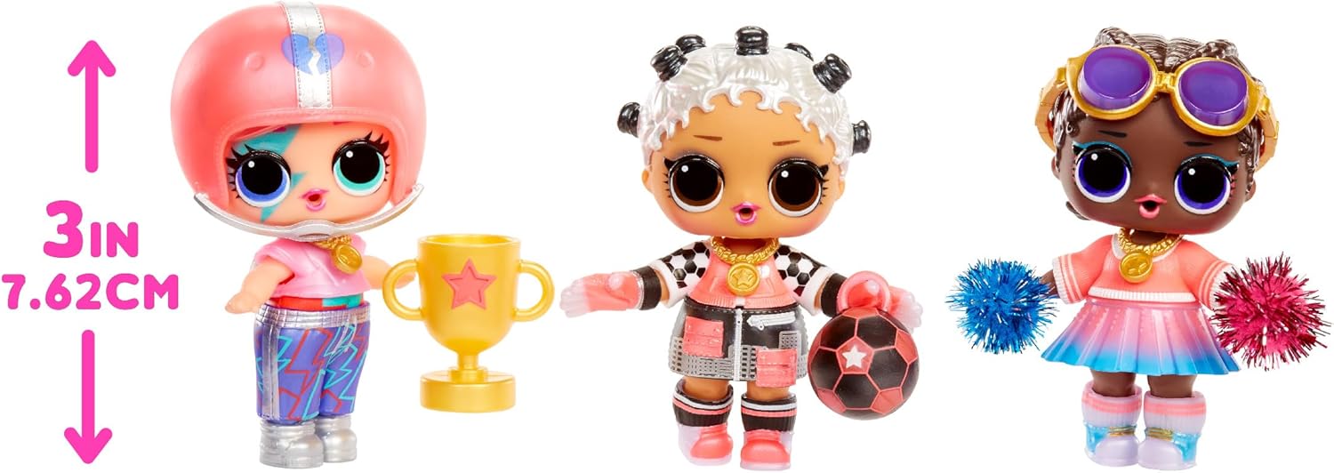 L.O.L. Surprise! All-Star Sports Vault Collection Tots - Comprend 1 Poupée, Emballage Opaque, 12 Poupées à Collectionner, 8 Accessoires à Déballer, Cadeau Pour les Enfants de 4 Ans et +