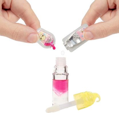 Yummiland Lip Gloss Doll - Nia Candy Fluff - Inclusief DIY Lip Gloss Kit, Geschikt Voor Kinderen Vanaf 4 Jaar