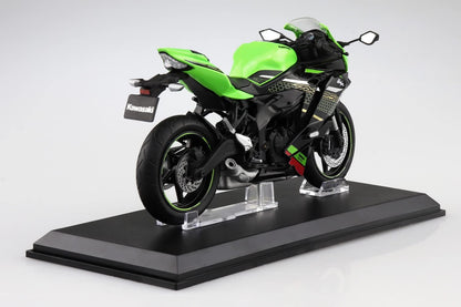 GOOD SMILE COMPANY Kawasaki Ninja zx-25r Lime Green x Ebony Ver. Fig. 16,5 cm Yamaha 1/12 Scale