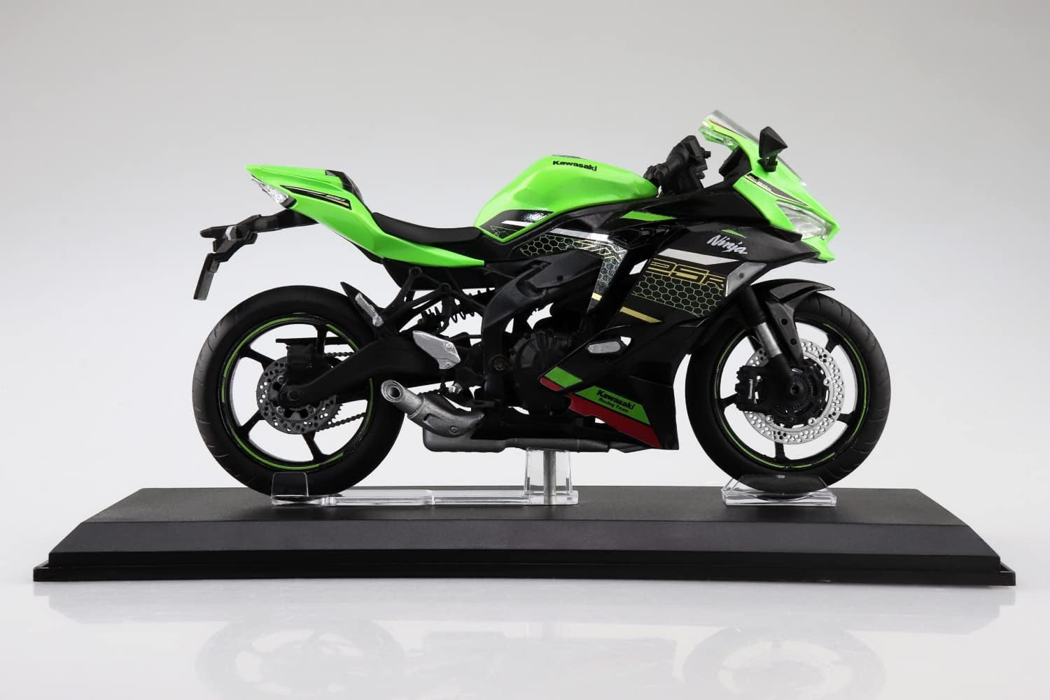 GOOD SMILE COMPANY Kawasaki Ninja zx-25r Lime Green x Ebony Ver. Fig. 16,5 cm Yamaha 1/12 Scale