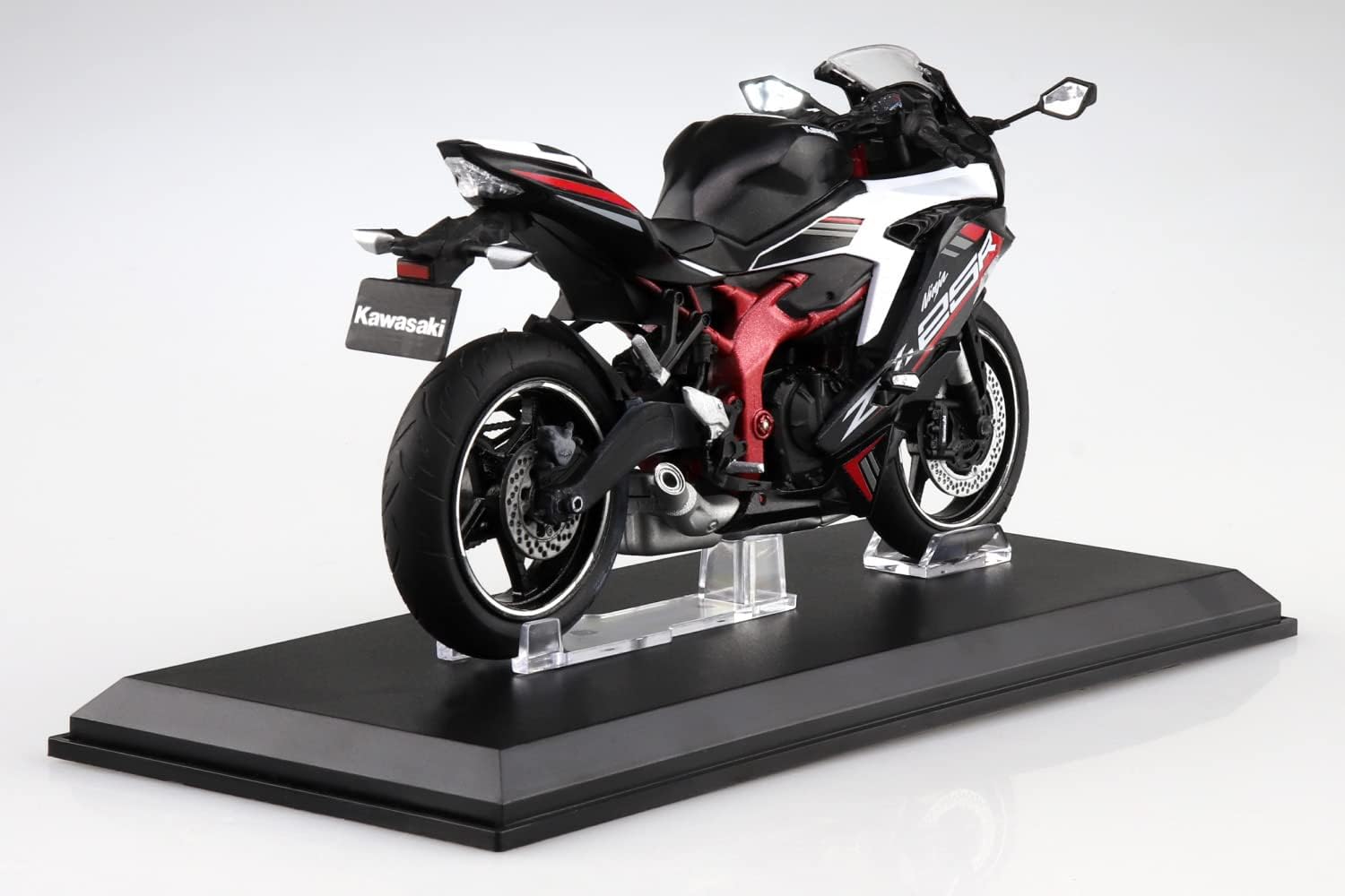 Aoshima Kawasaki Ninja ZX-25R (Black x Pearl Flat) 1:12 Scala Diecast Bike