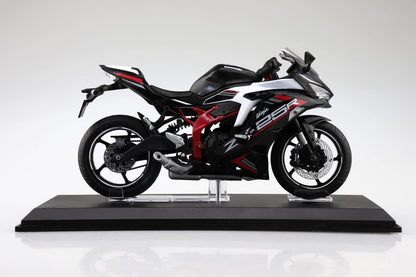 Aoshima Kawasaki Ninja ZX-25R (Black x Pearl Flat) 1:12 Scala Diecast Bike