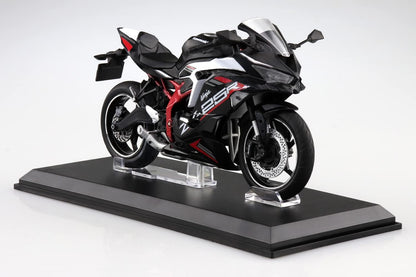 Aoshima Kawasaki Ninja ZX-25R (Black x Pearl Flat) 1:12 Scala Diecast Bike