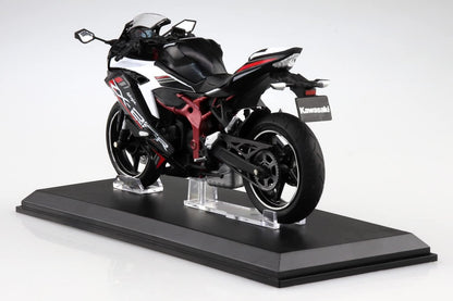 Aoshima Kawasaki Ninja ZX-25R (Black x Pearl Flat) 1:12 Scala Diecast Bike