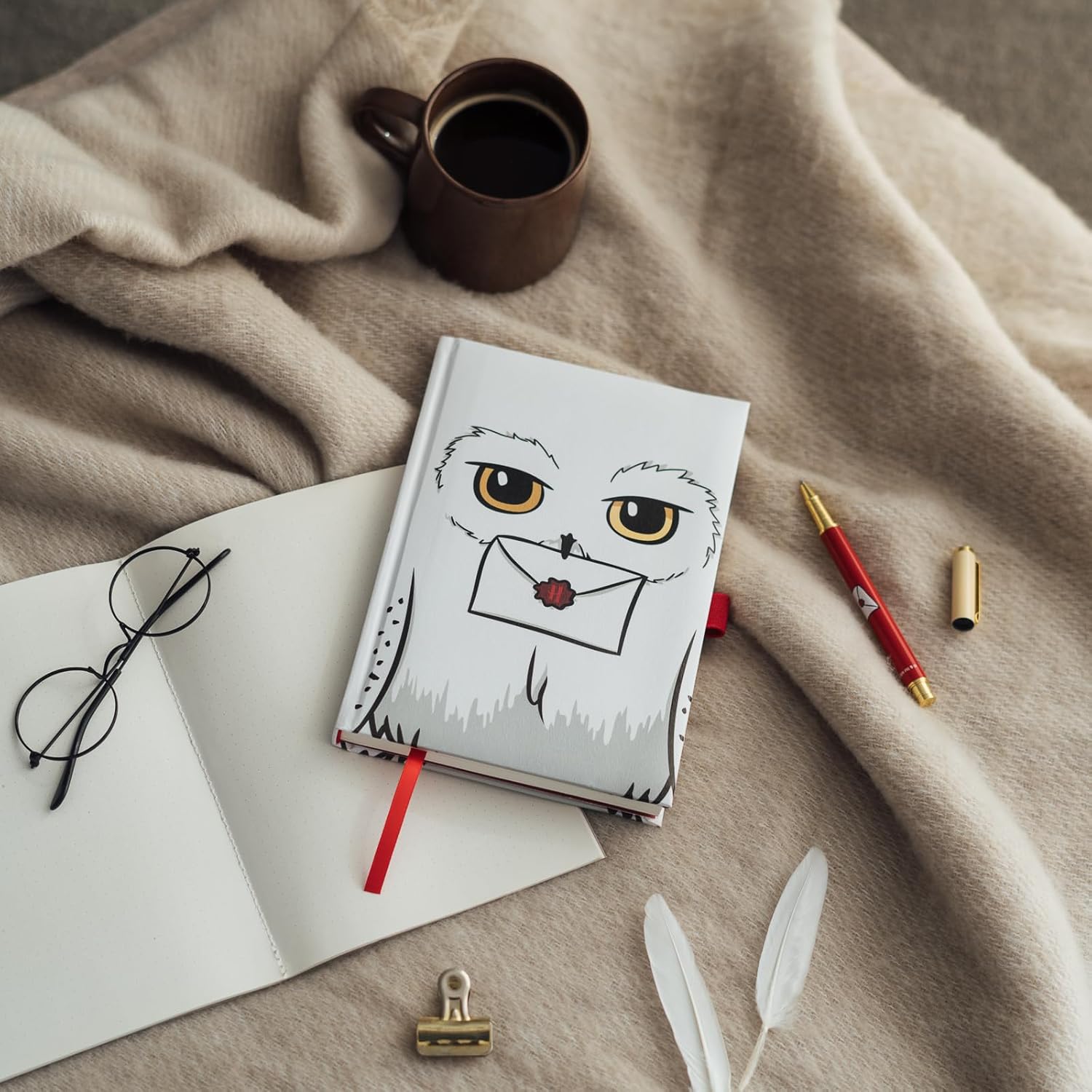 Grupo Erik Notizbuch mit Stift Harry Potter Hedwig Notizbuch A5 Weiß - Notizbuch Klein - Reisetagebuch zum selberschreiben Bullet Journal Dotted A5 Tagebuch Mädchen und Jungen Harry Potter Merch