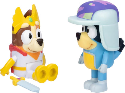 Bluey Figuur 2-Pack - Sprookjespakket, 6,35 cm figuren van chili in haar She-Ra-kostuum en bandiet met zijn hoed, recreëren favoriete momenten uit de aflevering - sprookje