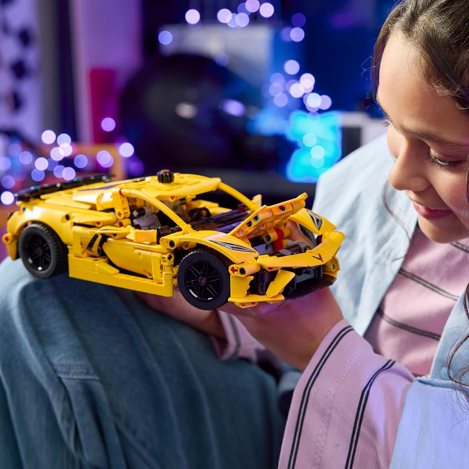 LEGO Technic Chevrolet Corvette Stingray Race Car Toy, 8-Cylinder Engine and Differential - Vehicle Model Kit - Birthday Gift for 9+ Year Old Boys, Girls or Adult Motorsport Fans - 42205