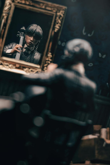 SD TOYS Wednesday Figur mit Cello 20 cm