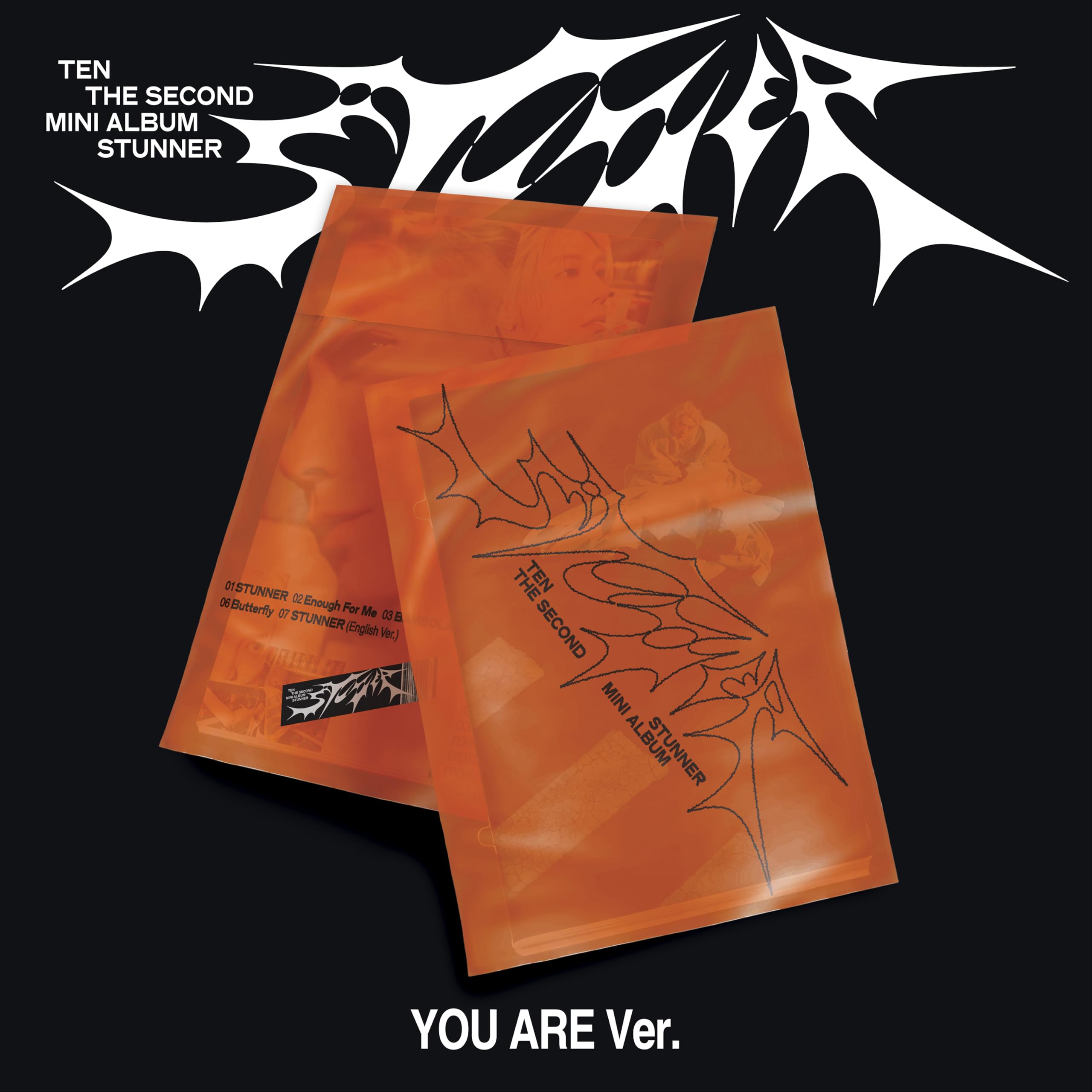 Stunner - Pack Book Version - incl. 80pg Photobook + Photocard