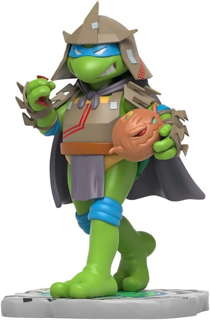 Mighty Jaxx Teenage Mutant Ninja Turtles REMIXX: Leonardo Cowa-BOO-nga! | Figura da collezione in vinile da 6 pollici
