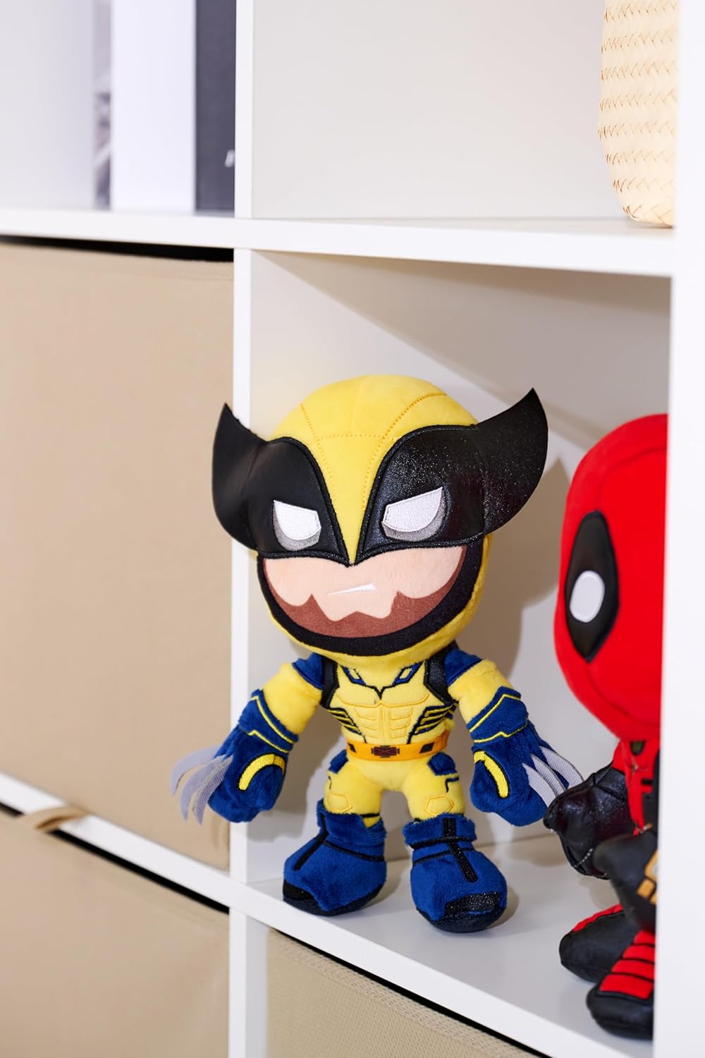 Simba MARVEL Wolverine plush figure 25cm medium size plush figure, from the MARVEL Studios Deadpool and Wolverine movie, toy for fans and collectors
