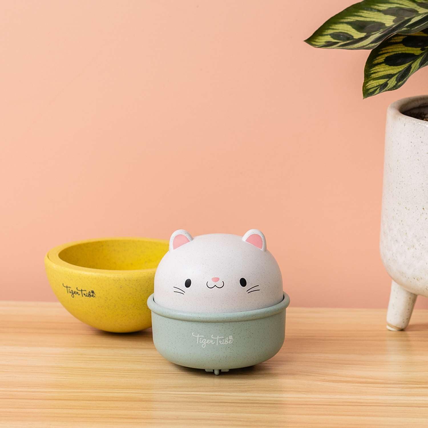 Tiger Tribe Gatto a dondolo 2 in 1 su ruote, giocattoli per bambini, realizzato in plastica biologica ecologica, sviluppa abilità motorie, per oltre 18 mesi