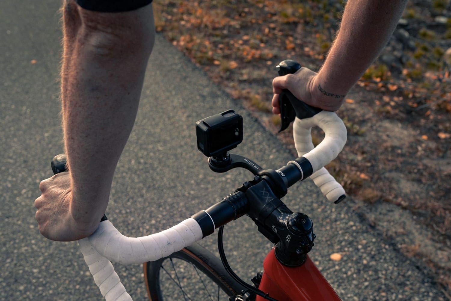 KOM Cycling Support supérieur Compatible avec Les adaptateurs GoPro Qui se transforment en Supports d'ordinateur compatibles tels Que Les Supports de vélo Garmin Edge ou Les Supports de vélo