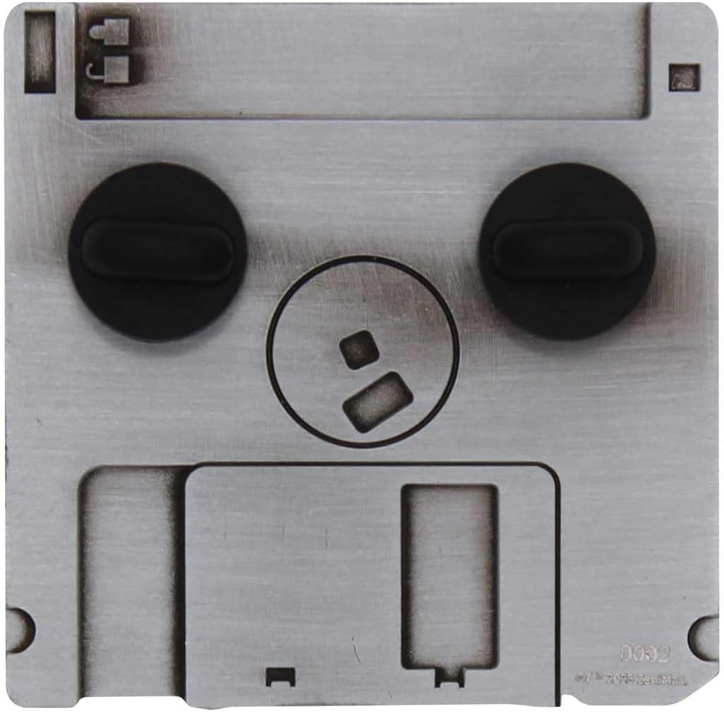 DOOM Floppy Disk Limited Edition Pin Badge, 45 x 45mm, Metall Gummi