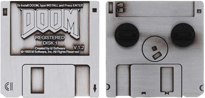 DOOM Floppy Disk Limited Edition Pin Badge, 45 x 45mm, Metall Gummi