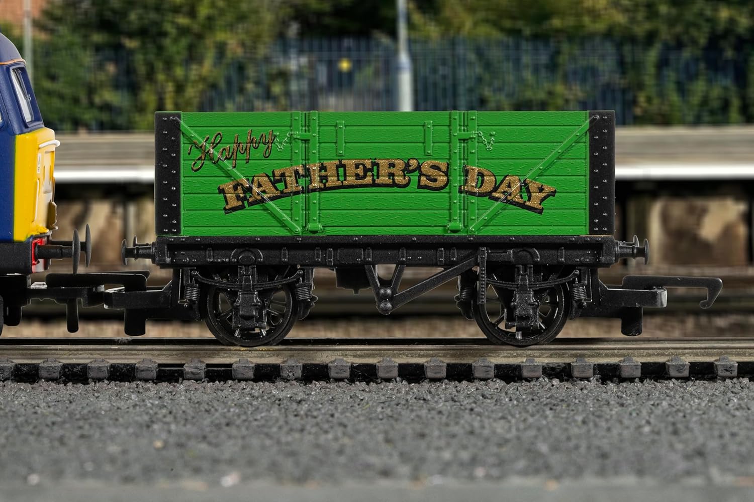 Hornby R60284 2025 Fathers Day Wagon Freight Wagons