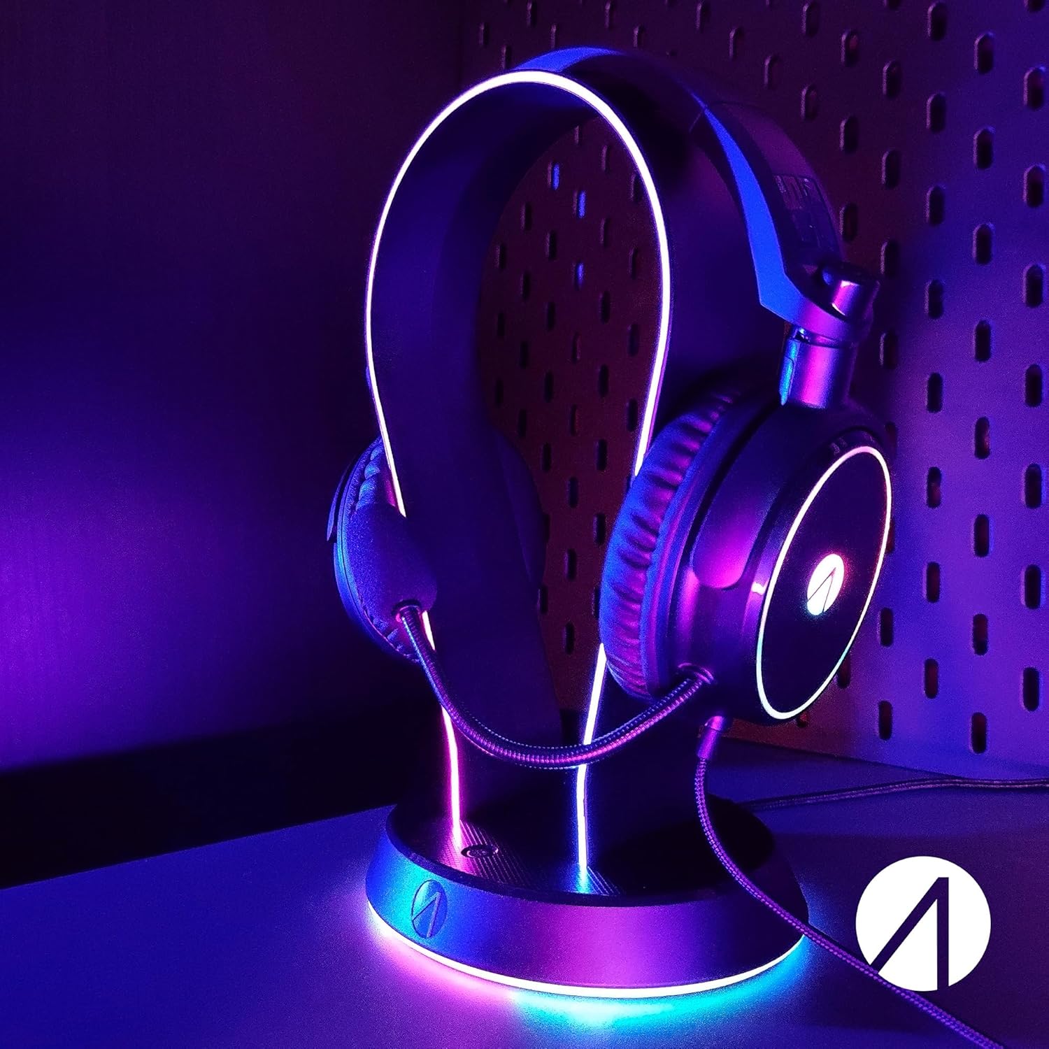 STEALTH LED Light Up Gaming Headset Stand in Black for PS4, PS5, XBOX, Switch and PC - USB Powered with 12 RGB Effects