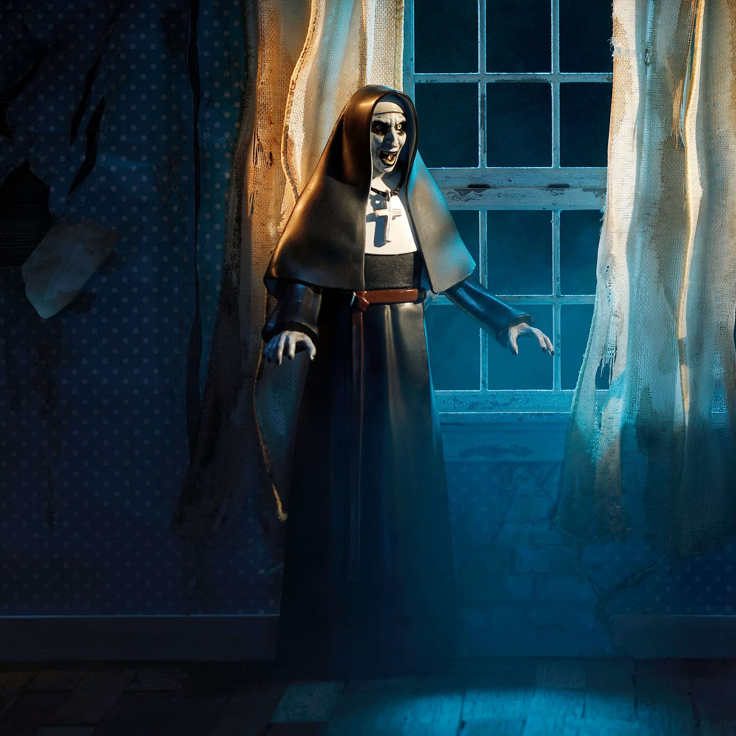 Bendable Valak the Nun by The Noble Collection