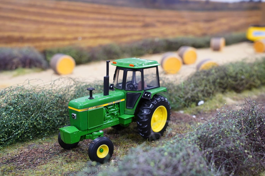 John Deere Britains 4240 Model | Detailed Diecast Metal and Plastic Tractor Toy | Child's Farm Toys for Indoors and Outdoors | Classic Tractor Toys for 3+ Year Old Boys and Girls