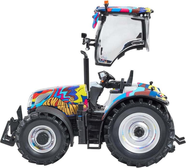 Britains New Holland T7.300 Tractor 60th Anniversary Limited Edition/Toys