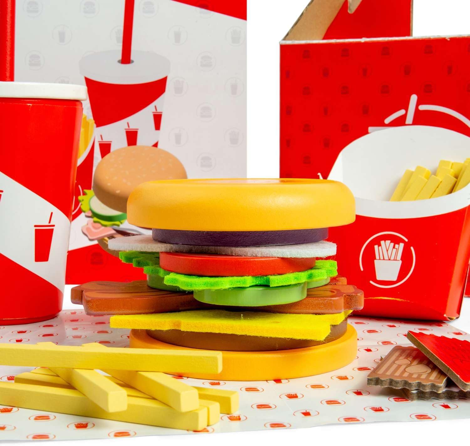 Bigjigs Toys Set di hamburger e patatine fritte, 48 pezzi giocattolo in legno per bambini, set da cucina e accessori, regalo ecologico per bambini, età 3 anni +