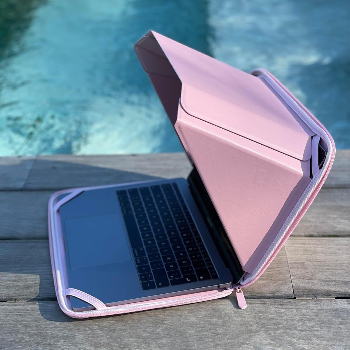 Philbert Danish Design 15"-16" MacBook-laptophoes met ingebouwde capuchon | 4-in-1: schermschaduw, privacy, hittebescherming, contrastverbetering | Gemaakt van hennep en veganistisch leer
