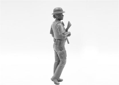ICM 1:16 - British Police Female Officer