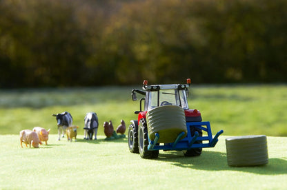 Britains 43205 Massey Ferguson 5612 Playset Tractor Bales Lifter Animals 1:32