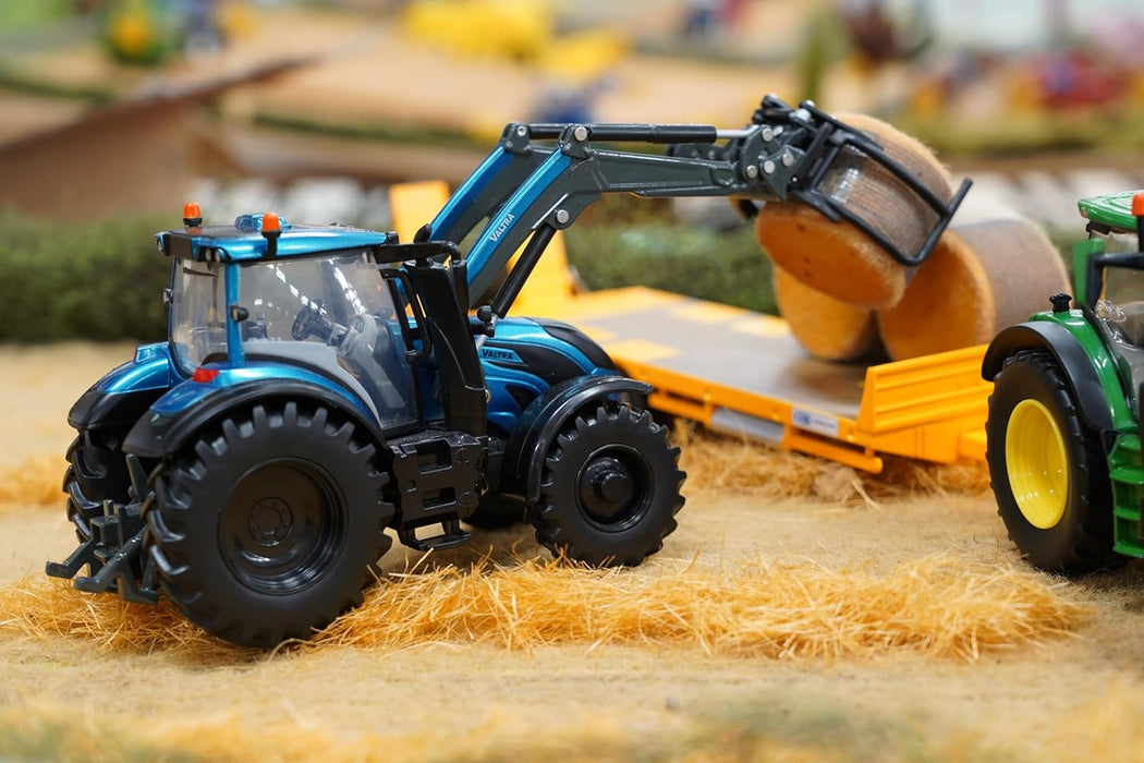 Britains Valtra T234 with Front Loader - Diecast Toy Tractor Farm Toys 1 32 Scale - Metal and Plastic Tractor Toys - Collectible Model Tractors for Plus 3 Year Olds
