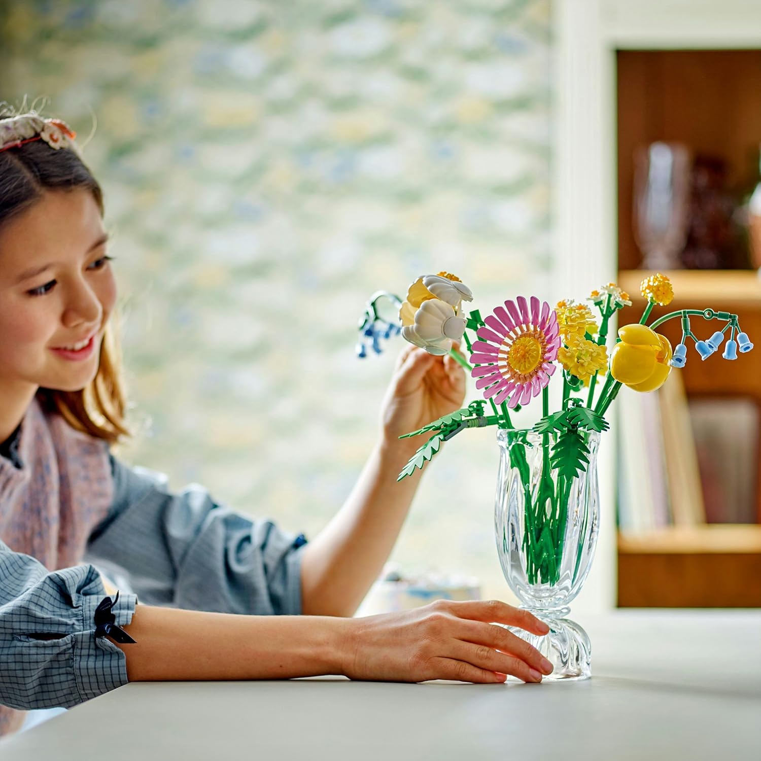 LEGO Botanicals Petite Sunny Bouquet - Faux Flowers Building Set - incl. Artificial Bluebells, Daisies, Tulips & More - Nature Toy for 9+ Year Old Girls & Teens - Birthday Gift Idea - 10347