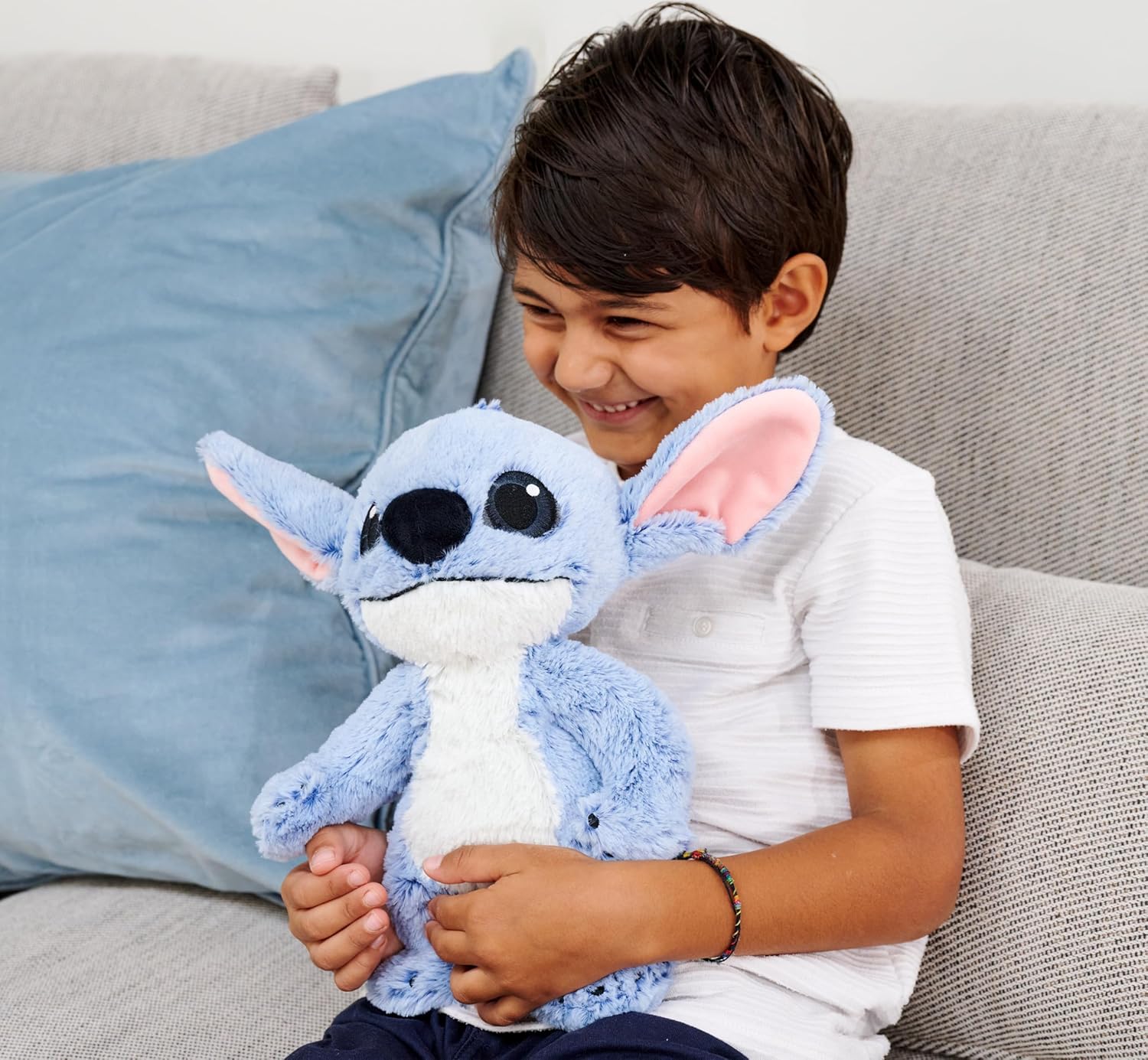 Simba Official Movie Stitch crash lands, standing 25cm a plush to snuggle, play, collect. Soft, cuddly, cute little friend