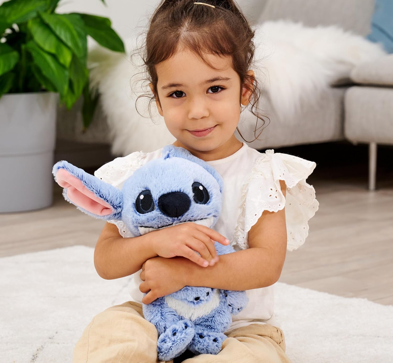 Simba Official Movie Stitch crash lands, standing 25cm a plush to snuggle, play, collect. Soft, cuddly, cute little friend