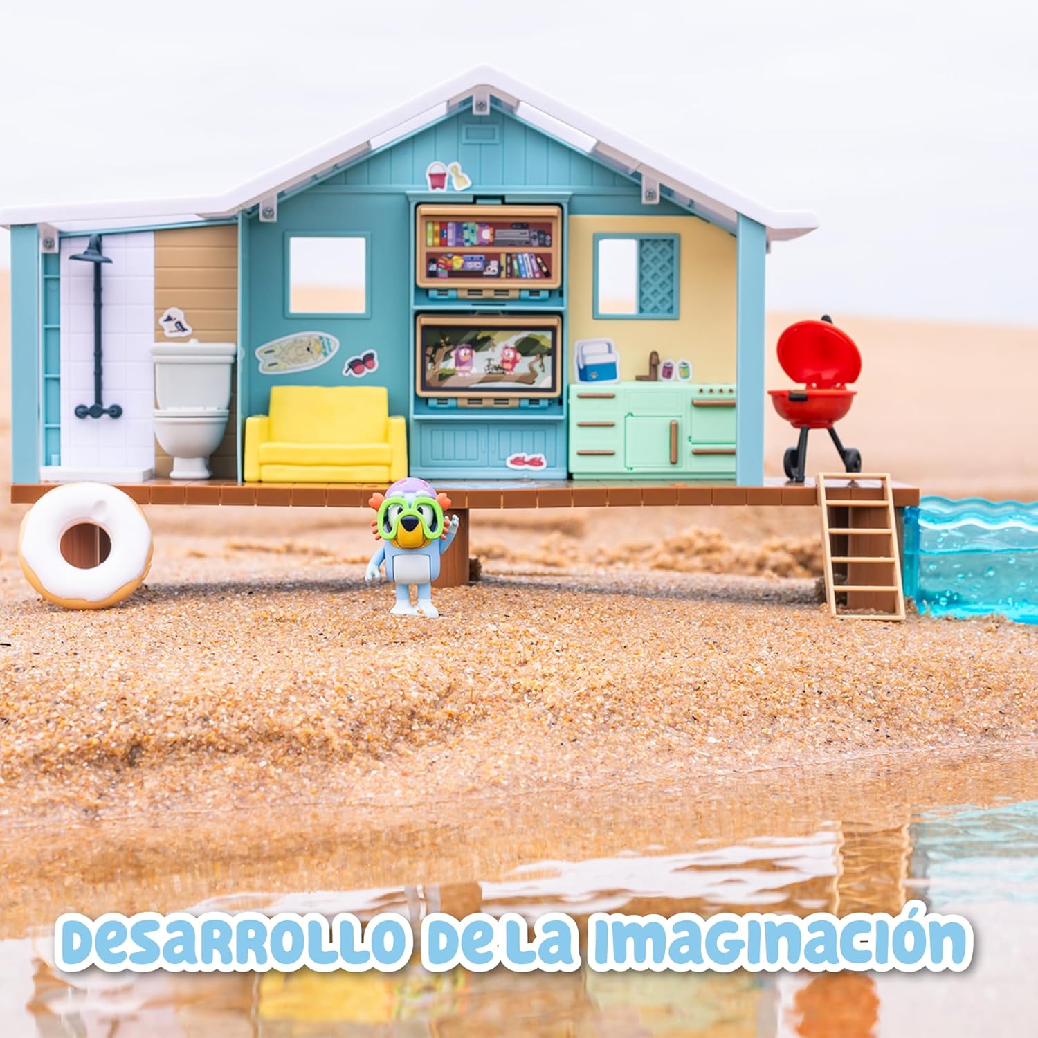 Bluey - Beach Cabin Playset, Blue Dog Beach House, Toy with Figure, with Accessories, Pool, Glasses, Float, Barbecue, Blue House, Famous (BLY66000