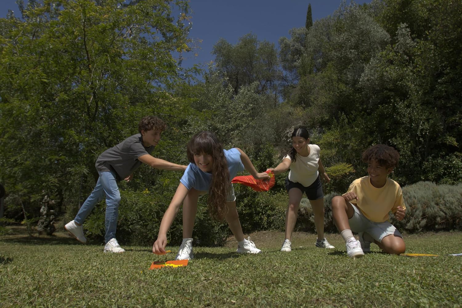 Zygomatic | Jungle Speed Giant | Party Family Card Game | Ages 7+ | 3-9 Players | 15 Minutes Playing Time