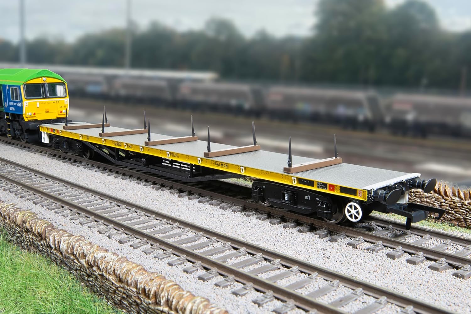Hornby Wagons - R60206 BR, YMA 'Salmon' Bogie Wagon - Era 8 Train Toy, 00 Gauge Wagons & Freight for Train Set, Models for Adults - 1:76 Scale Model Gift