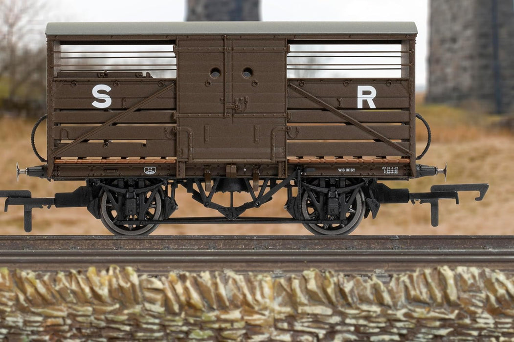 Hornby R60287 SR Cattle Wagon 53698 Freight Wagons