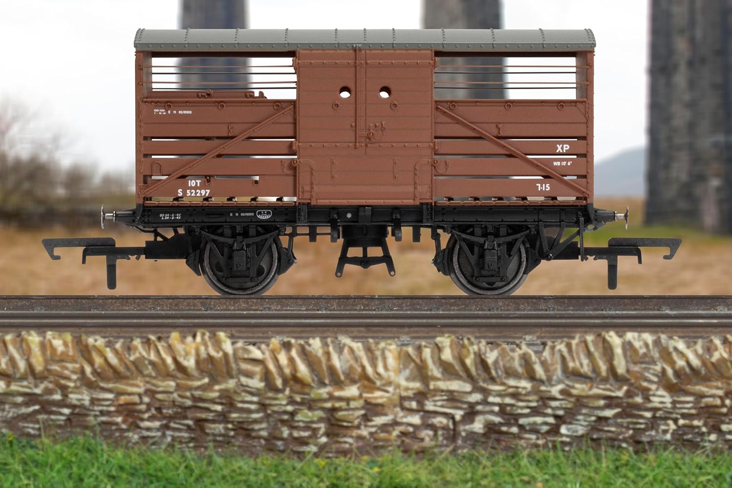 Hornby R60288 BR Ex SR Cattle Wagon 52297 Freight Wagons