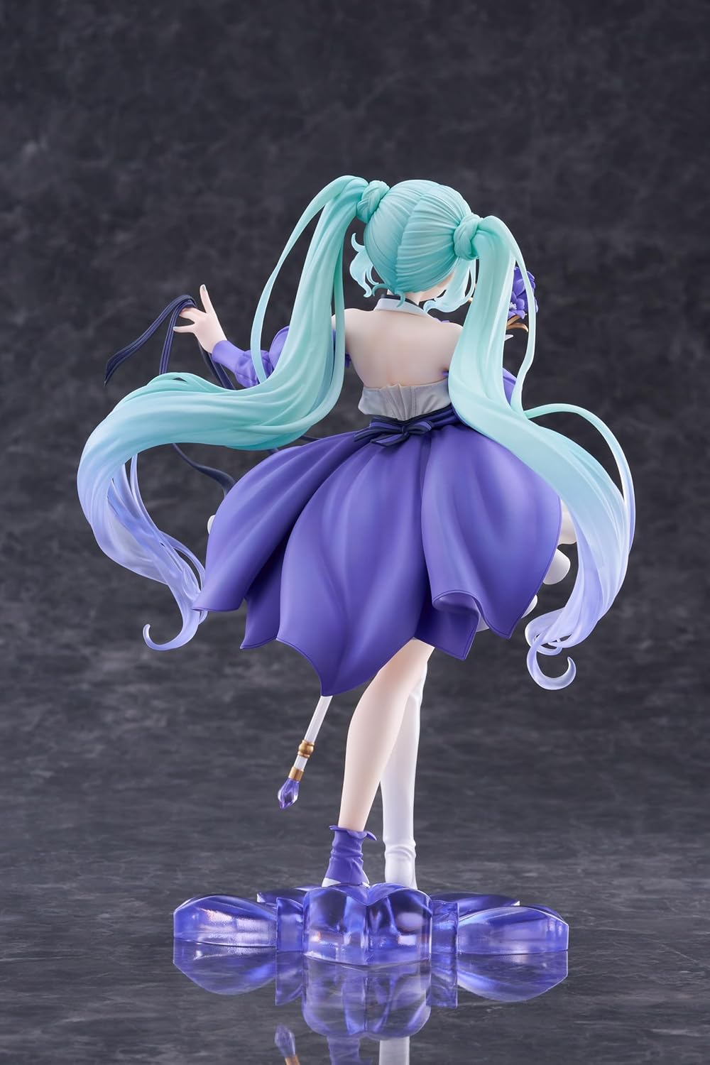 Taito, Miniatura Hatsune Miku AMP+, versione compleanno 2024